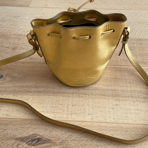 Sezane Gold Leather Farrow Bucket Bag. - Picture 5 of 14